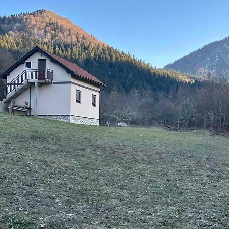 Silence Of The Forest Alpesi faház Foča